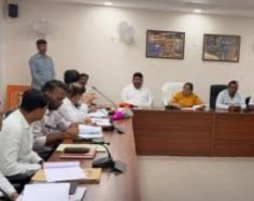 मंत्री ने मंडलीय विभागीय योजनाओं की समीक्षा, कुपोषण सुधार में चित्रकूट रहा अव्वल