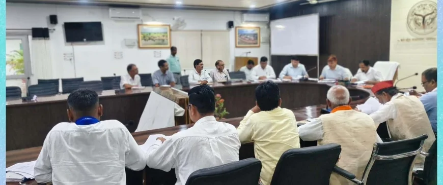 मतदेय स्थलों की सूची के अंतिम रूप निर्धारण को लेकर हुई बैठक