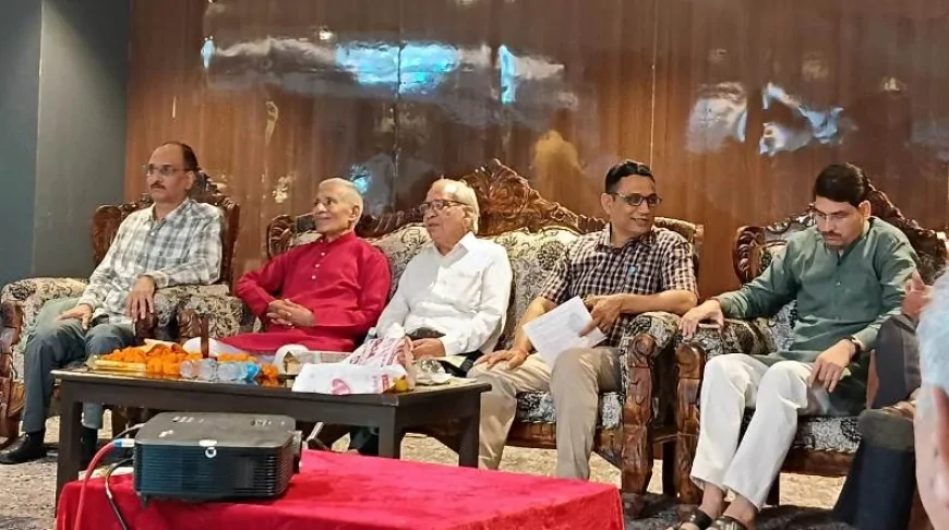 बाँदा में प्रोफेसर डॉ. अश्विनीकुमार शुक्ल का अभिनंदन समारोह आयोजित: '46 वर्षों बाद: अंत नहीं आरंभ'