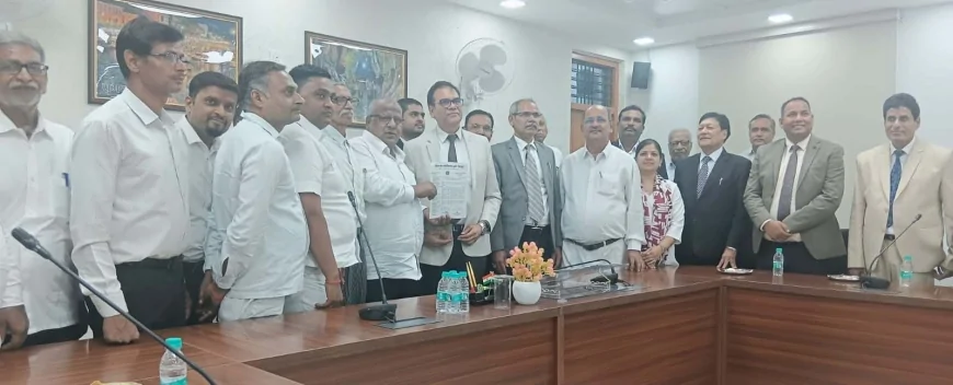 प्रशासनिक न्यायमूर्ति ने ली अधिवक्ताओं की बैठक