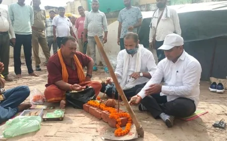 वैदिक मंत्रोच्चार के बीच नगर पंचायत परिसर मऊ में हुआ भूमि पूजन