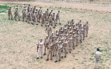 एएसपी ने परेड की सलामी लेकर किया निरीक्षण