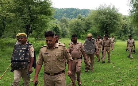 पुलिस ने जंगल में की कॉम्बिंग