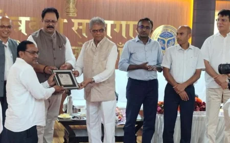कार्यशाला में सम्मानित किए गए समाजसेवी डॉ. प्रभाकर सिंह