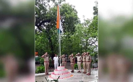 तिरंगे की शान में रंगा बाँदा पुलिस लाइन, वीर शहीदों को किया नमन