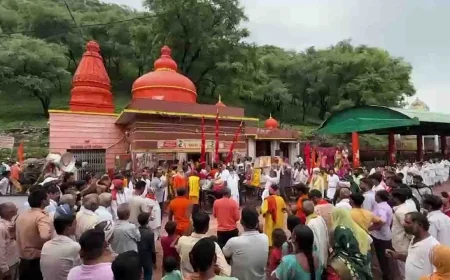 धूमधाम से मनाई गई गोस्वामी तुलसीदास की जयंती, निकली भव्य शोभायात्रा
