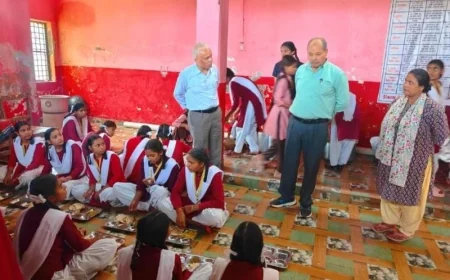 डायट प्राचार्य ने कस्तूरबा गांधी विद्यालय का किया निरीक्षण