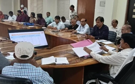 सुचारू रूप से चलने चाहिए आधार केन्द्र : सीडीओ