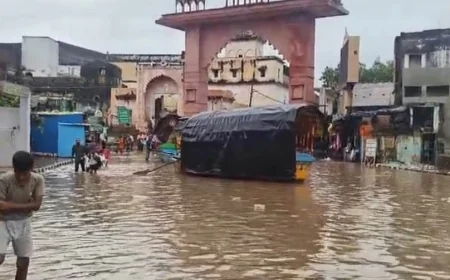 खतरे के निशान से 6.2 मीटर ऊपर मंदाकिनी, रामघाट जलमग्न, चार बस्तियों में घुसा बाढ़ का पानी