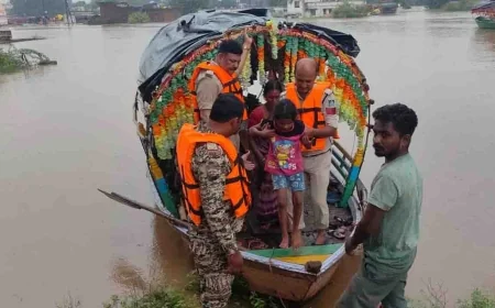 बाढ़ राहत एवं बचाव अभियान जारी, लगभग 80 लोगों को किया गया सुरक्षित रेस्क्यू