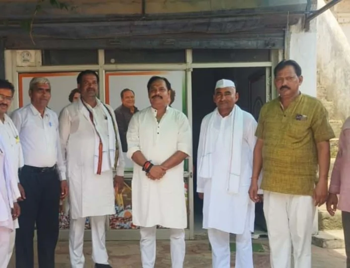 राष्ट्रीय सचिव ने कांग्रेस पदाधिकारियों के साथ की बैठक