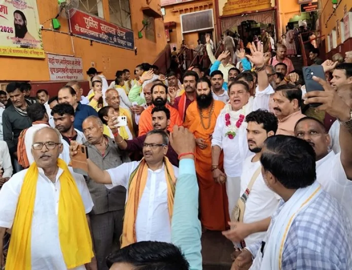 राजा बुंदेला के नेतृत्व में चल रही गाँव -गांव पांव-पांव यात्रा का हुआ समापन