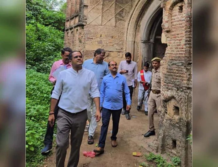 डीएम ने सुर्की राजवंश के ऐतिहासिक किले के संरक्षण एवं सौंदर्यीकरण के दिए निर्देश
