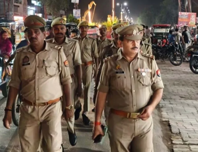 पुलिस ने कांवड यात्रा के दृष्टिगत किया पैदल गश्त