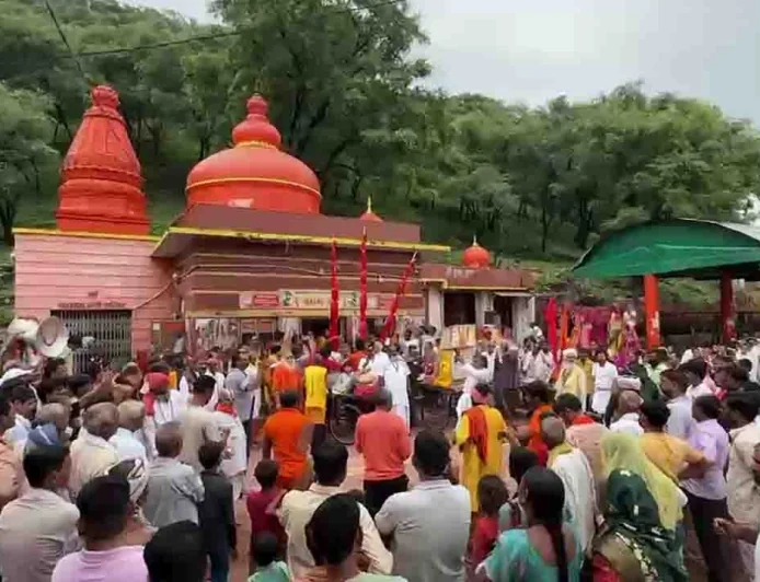 धूमधाम से मनाई गई गोस्वामी तुलसीदास की जयंती, निकली भव्य शोभायात्रा