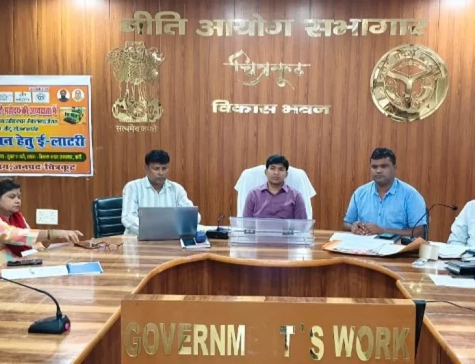 विकास भवन में कृषि यंत्रों के लिए हुई ई-लाटरी प्रक्रिया