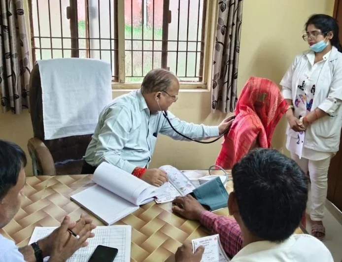 सीएमओ ने सीएचसी पहुंच स्वास्थ्य सेवाओं व व्यवस्थाओं का लिया जाएगा