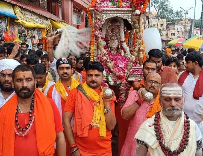 राजाधिराज मत्तगजेंद्रनाथ सरकार क़ी  पालकी यात्रा में भक्ति और आस्था मारती रही हिलोरे