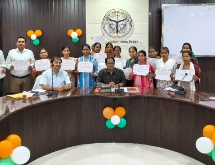 संभव अभियान में उत्कृष्ट कार्य करने वाले कार्मिक सम्मानित