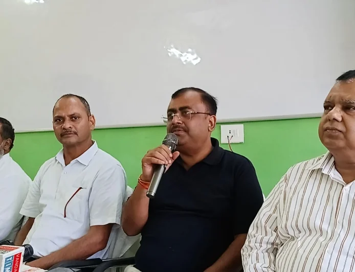 फतेहपुर : बुंदेलखंड के निजी विद्यालयों की आवाज बनेगा बुंदेलखंड अनऐडेड स्कूल एसोसिएशन