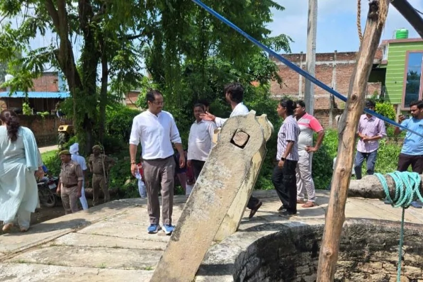 डीएम ने बाकेसिद्ध मंदिर एवं ऐतिहासिक कुएं का किया निरीक्षण