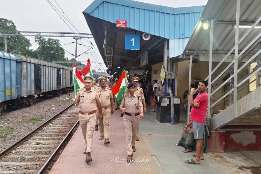 स्वतंत्रता दिवस के मद्देनजर बांदा रेलवे स्टेशन पर चला तिरंगा अभियान