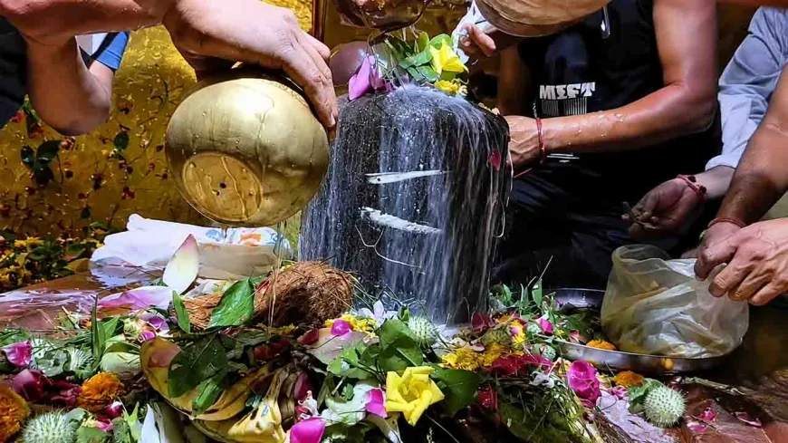 सावन के पहले सोमवार पर बामदेवेश्वर मंदिर में उमड़ा आस्था का सैलाब, श्रद्धालुओं ने किया जलाभिषेक