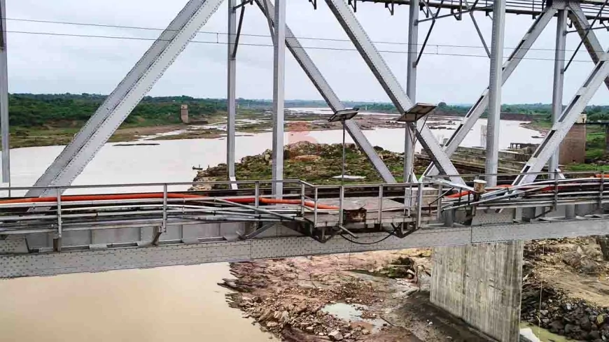 बांदा में केन नदी का जलस्तर घटा, यमुना में बढ़ोतरी जारी, बाढ़ का खतरा फिलहाल नहीं