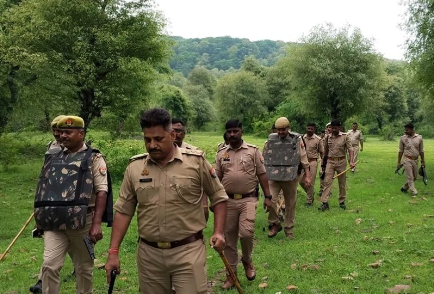 पुलिस ने जंगल में की कॉम्बिंग