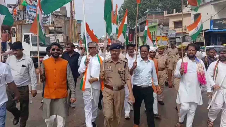 तिरंगा यात्रा का भव्य आयोजन, शहीद स्मारक पर किया गया माल्यार्पण