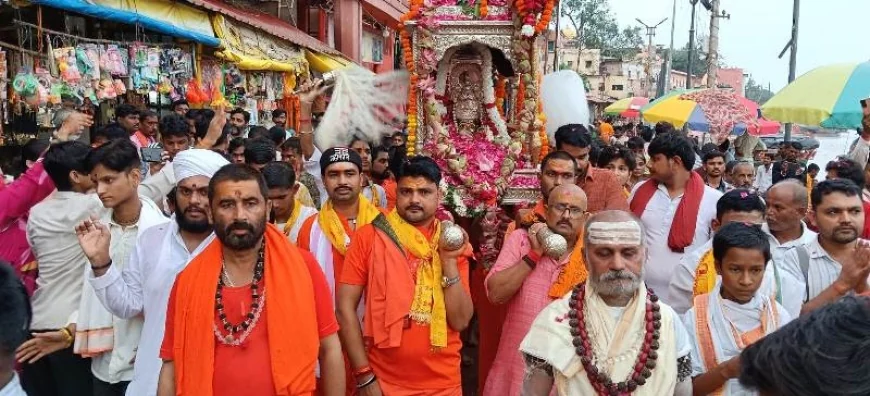 राजाधिराज मत्तगजेंद्रनाथ सरकार क़ी  पालकी यात्रा में भक्ति और आस्था मारती रही हिलोरे