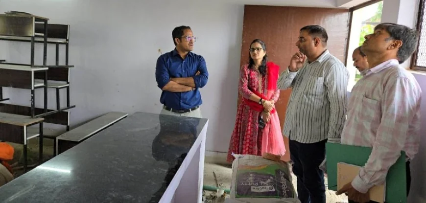 डीएम ने सीएम अभ्युदय कंपोजिट विद्यालय एवं इंग्लिश मीडियम स्कूल का किया निरीक्षण