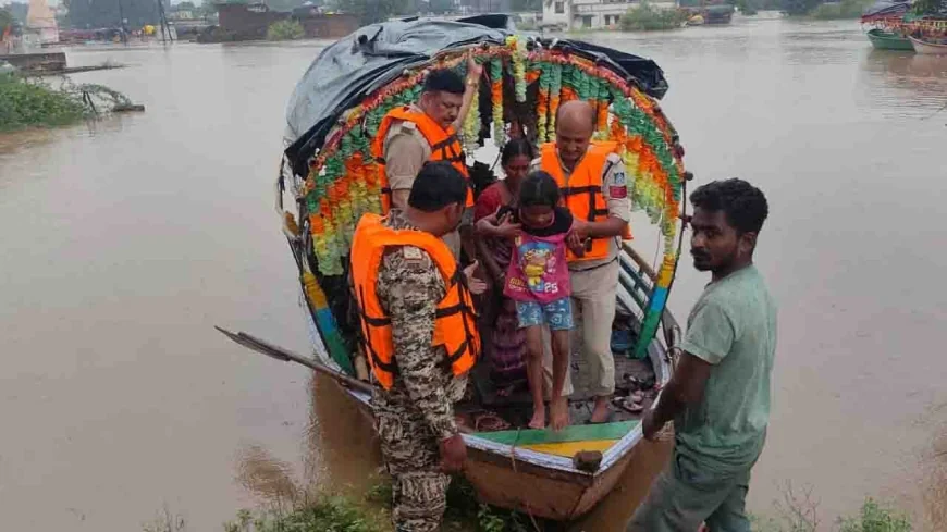 बाढ़ राहत एवं बचाव अभियान जारी, लगभग 80 लोगों को किया गया सुरक्षित रेस्क्यू