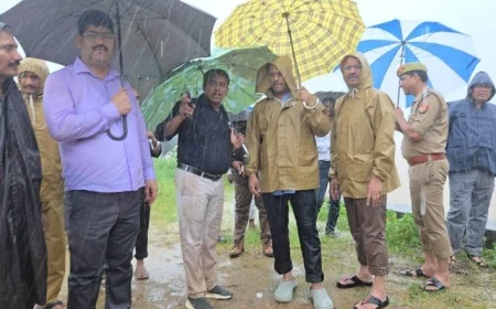 गोपीपुरवा रपटे का डीएम-एसपी ने किया निरीक्षण