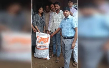चौरा गांव में 30 व्यक्तियों को वितरित की गई राहत राशन किट