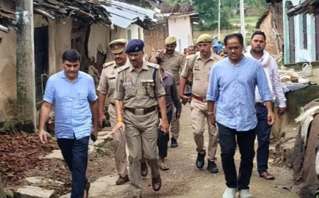 ग्राम सचिवालय में शरण लिए प्रभावित परिवारों से की मुलाकात