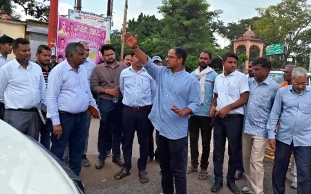 डीएम ने देवांगना-पटेल तिराहा संपर्क मार्ग का किया स्थलीय निरीक्षण