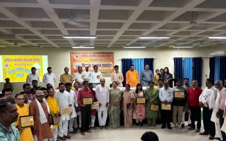 शिक्षक सम्मान समारोह में शिक्षकों के योगदान को किया गया नमन
