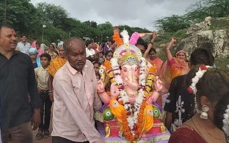 बांदा में गणेश महोत्सव का भव्य समापन, नम आंखों से दी बप्पा को विदाई