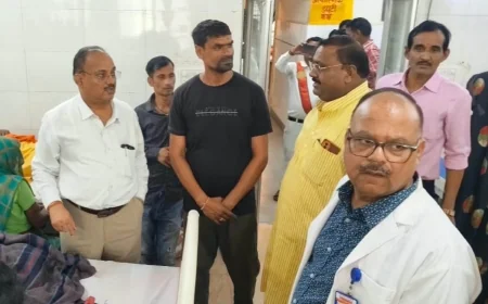 डीसीबी अध्यक्ष, सीएमओ ने जिला अस्पताल का किया निरीक्षण