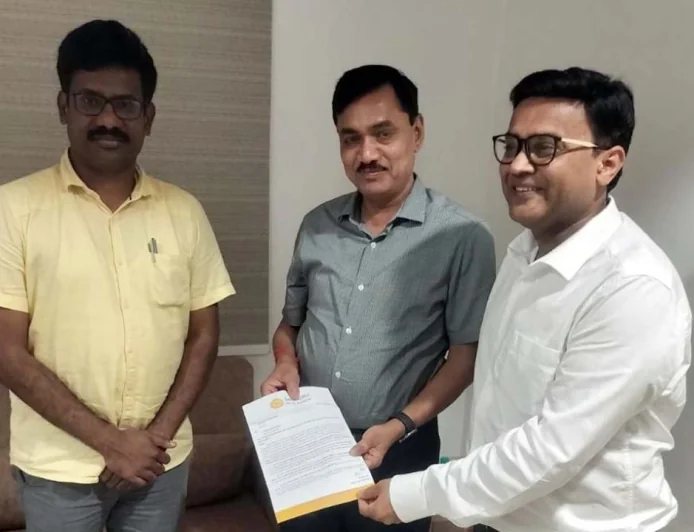 संकट की घड़ी में सेवा का संकल्प, चित्रकूट बाढ़ पीड़ितों के लिए 51 लाख रुपये देगा श्री सद्गुरु सेवा संघ ट्रस्ट