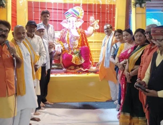 हिंदी दिवस पर काव्य गोष्ठी का आयोजन, साहित्यकारों ने हिंदी के महत्व पर रखे विचार