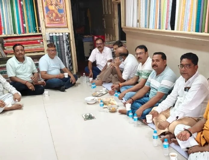 यूपीआई भुगतान को लेकर व्यापारियों ने की बैठक