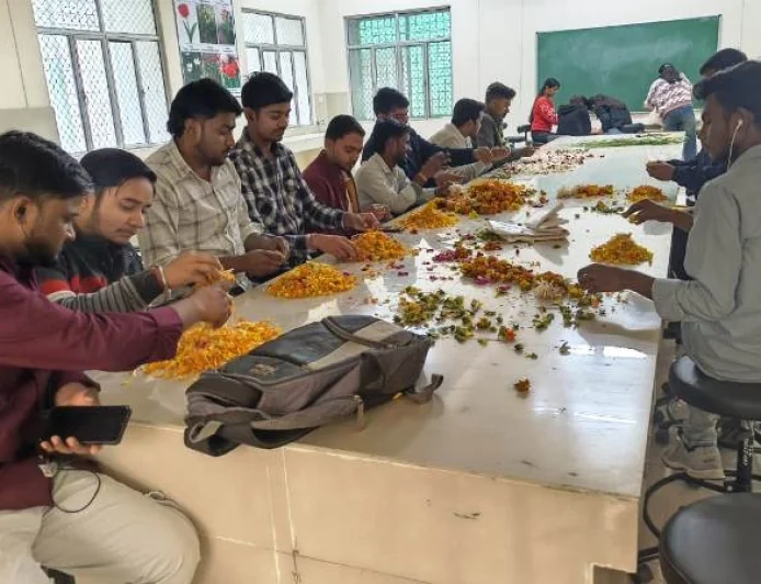 बांदा कृषि विश्वविद्यालय के उद्यान छात्रों ने लिखी सफलता की नई इबारत
