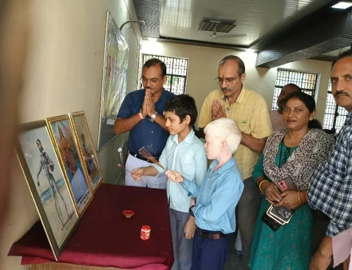 दृष्टिबाधित बच्चों के साथ मनाया रक्षाबंधन, ऋषि अष्टावक्र जयंती पर दिया क्षमता पहचानने का संदेश
