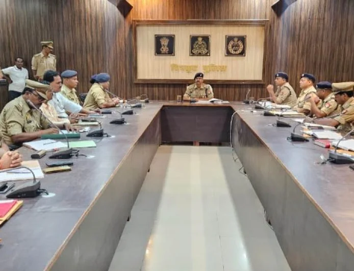 पुलिस कार्यालय में हुई अपराध समीक्षा गोष्ठी
