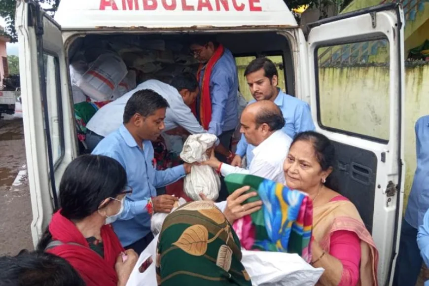 मंदाकिनी की भीषण बाढ़ में सद्गुरु सेवा संघ ट्रस्ट बना सहारा, पीड़ितों तक पहुंचा रहा भोजन-दवा और पेयजल