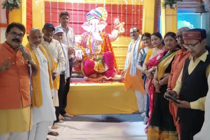 हिंदी दिवस पर काव्य गोष्ठी का आयोजन, साहित्यकारों ने हिंदी के महत्व पर रखे विचार