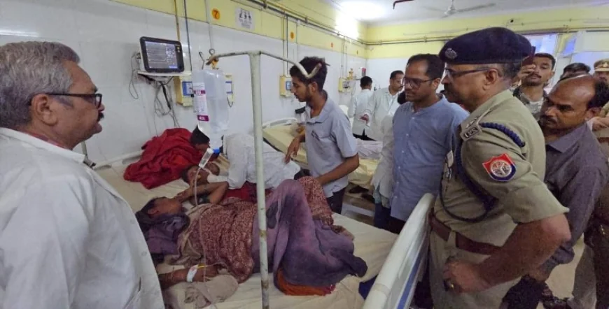 जिला अस्पताल पहुंच डीएम-एसपी ने घायलों का जाना हाल
