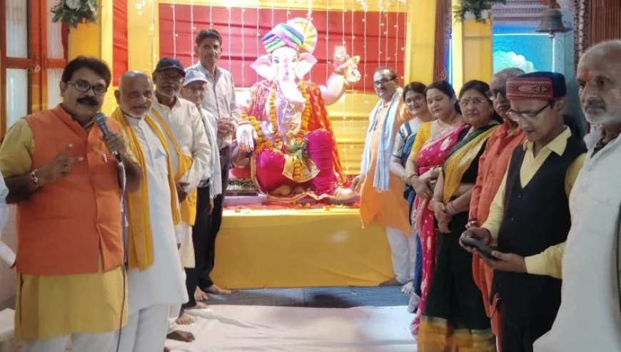 हिंदी दिवस पर काव्य गोष्ठी का आयोजन, साहित्यकारों ने हिंदी के महत्व पर रखे विचार